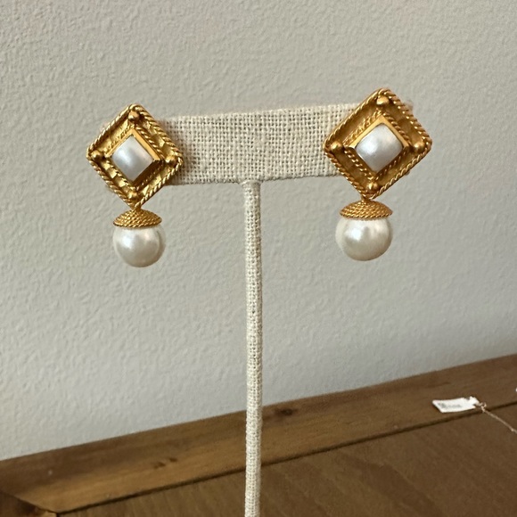 Julie Vos Earrings - Picture 1 of 1